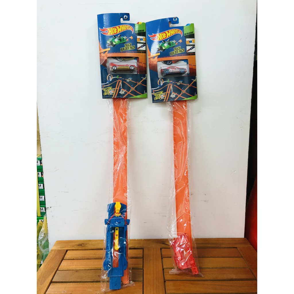 Bộ 02 xe HotWheel tặng kèm đường đua + bộ phóng + chốt chặn