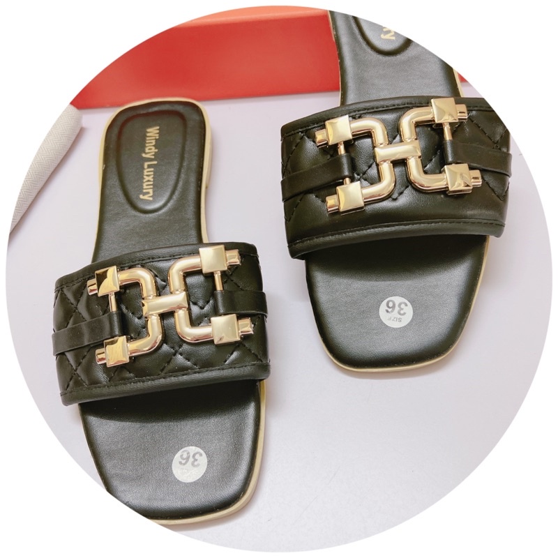 Dép lê nữ đế bằng quai chần chỉ khoá DC vàng-Ảnh thật