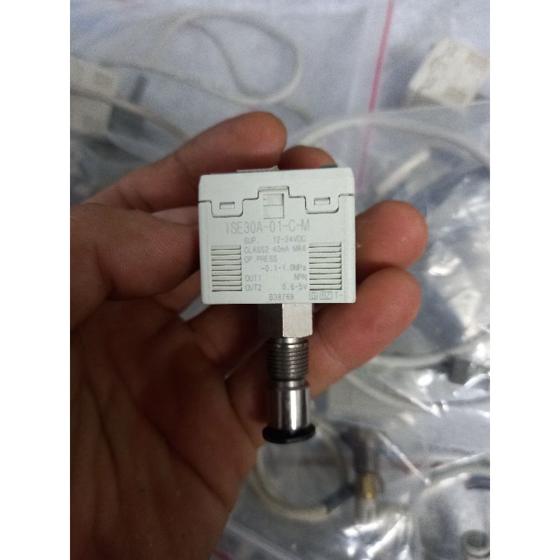 CẢM BIẾN ÁP SUẤT Điện tử SMC japan áp dương ( hàng tháo máy)