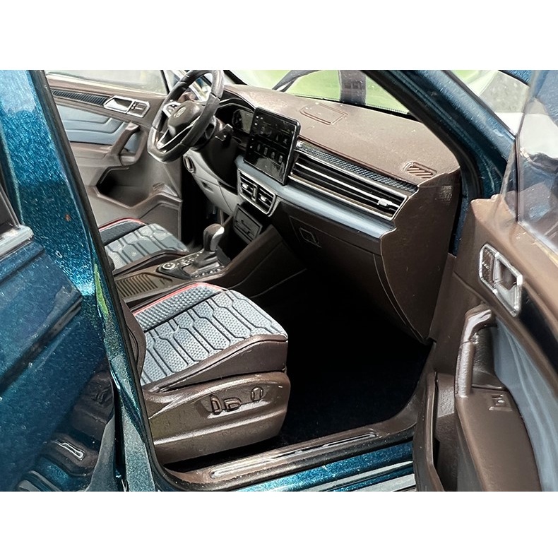Mô hình xe Volkswagen TIGUAN L 2022 SUV tỉ lệ 1:18