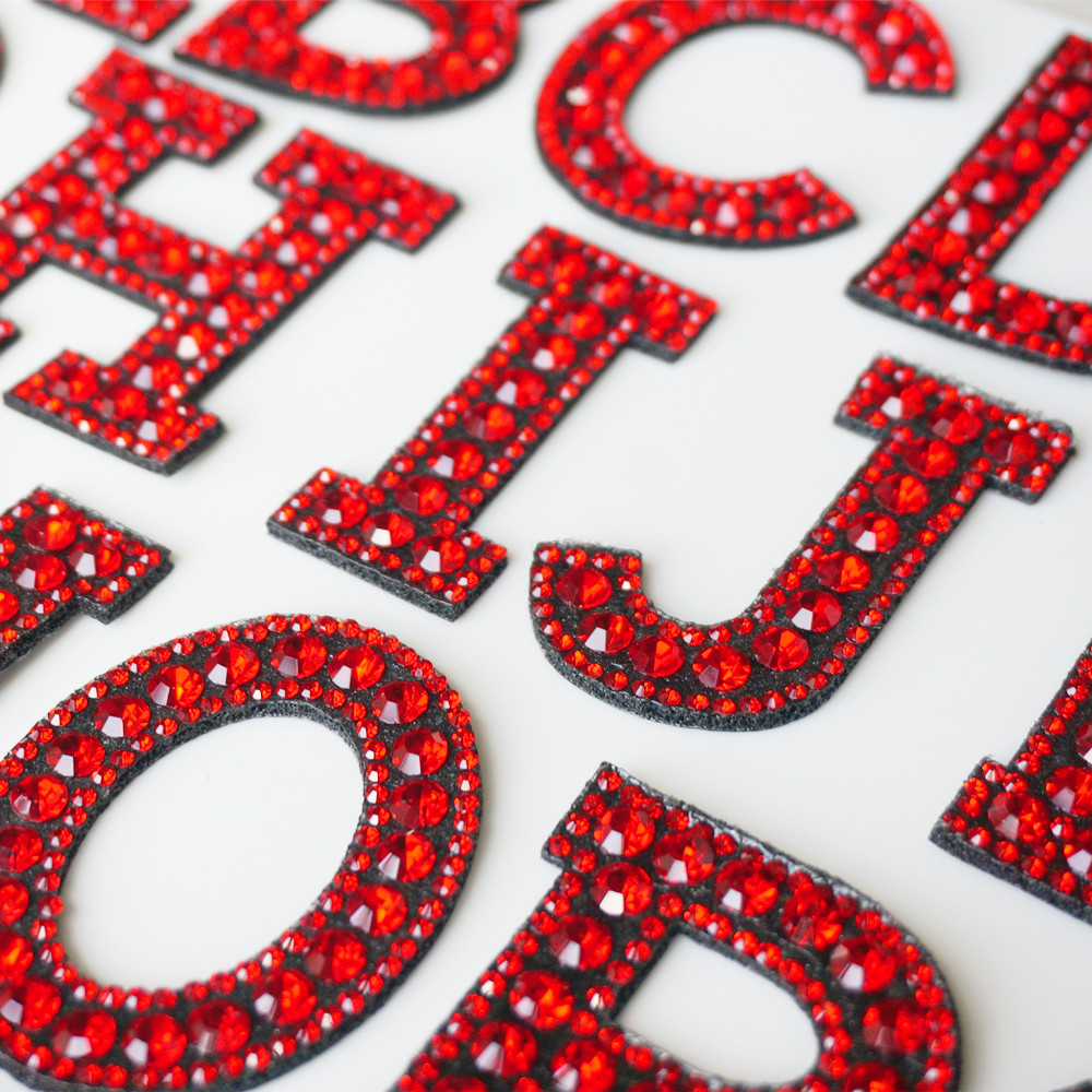 Miếng Dán Ủi Thêu Quần Áo / Mũ / Túi Xách Hình Chữ Cái Đính Đá Màu Đỏ Lấp Lánh diy