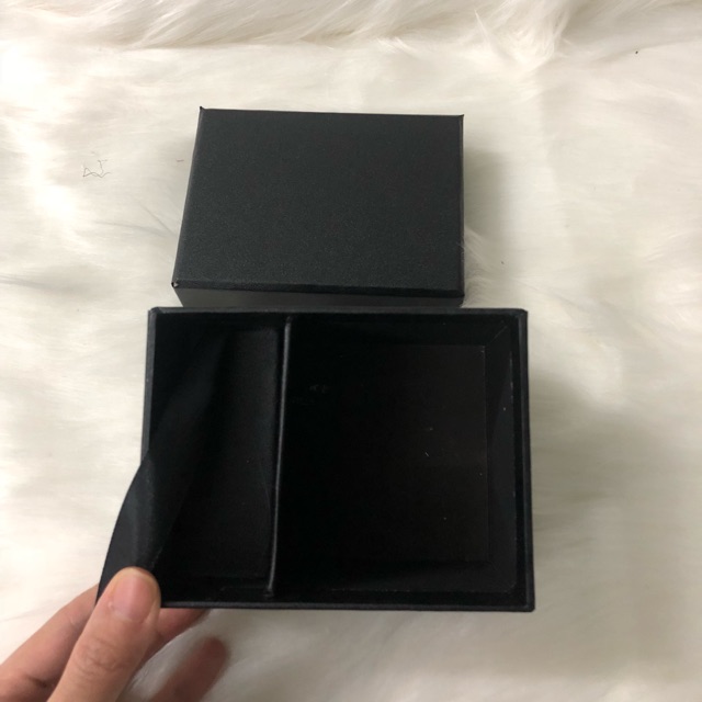 Hộp đựng son không nơ không hoa kt 13.13cm