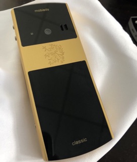 Điện thoại Mobiado 712 Gold