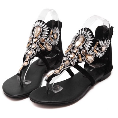 Sandal đính đá độc lạ