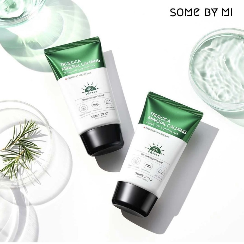 Kem chống nắng Truecica Mineral 100 Calming Suncream Some by mi | BigBuy360 - bigbuy360.vn
