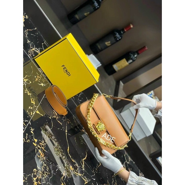 Túi đeo chéo ba màu