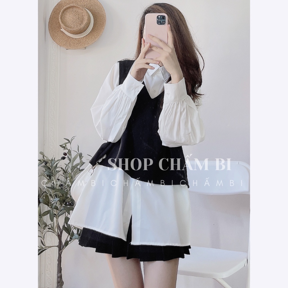 Sét gồm áo sơ mi trắng cổ đức form rộng và yếm gile A.248