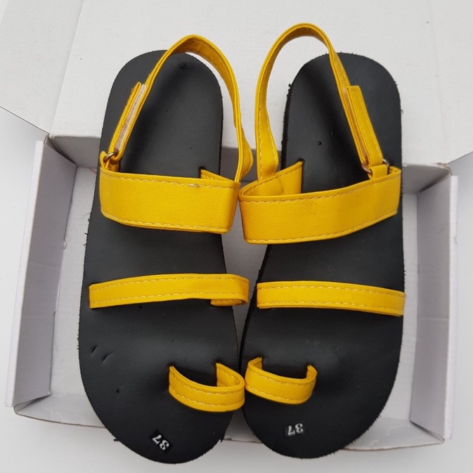 sandal đồng nai dép xăng đan nam và nữ đế đen quai vàng size từ 34 nữ đến 43 nam