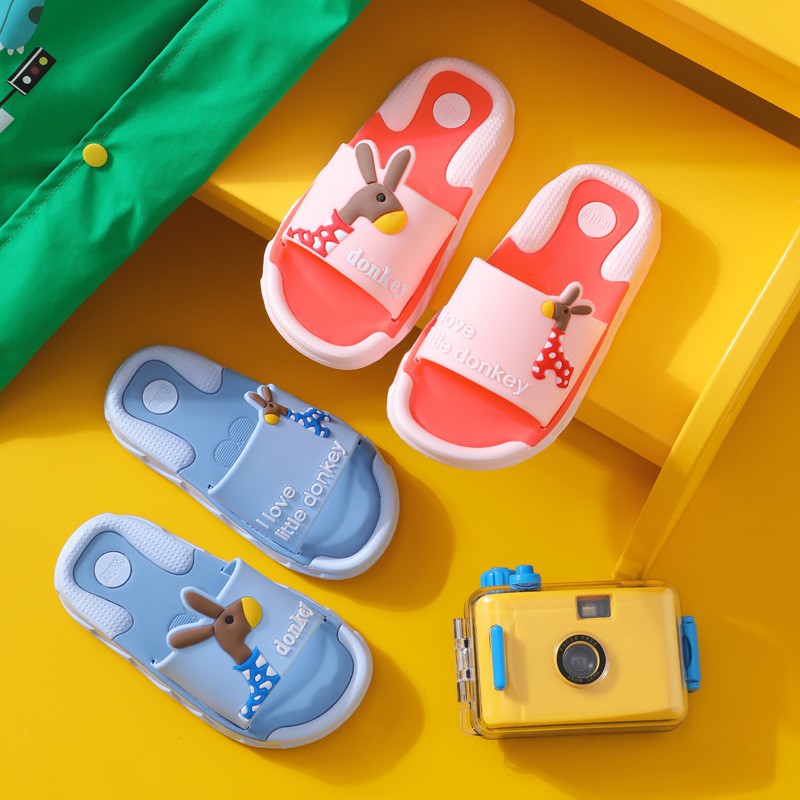 Dép đế mềm chống trượt cho bé hoạ tiết nai