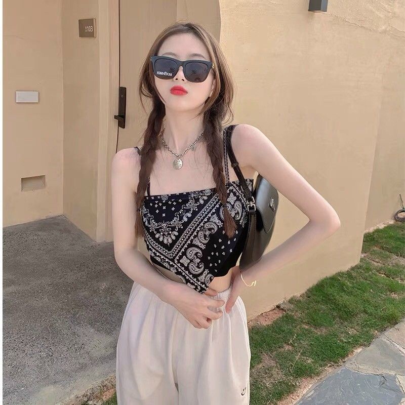 Áo dây thổ cẩm lả lơi