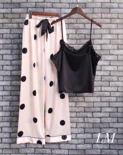 bộ ngủ lụa áo 2 dây quần chấm bi