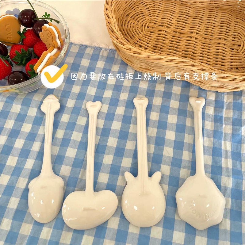 Muỗng Ăn Cơm Bằng Sứ In Hình Nhân Vật Hoạt Hình Hàng Xóm Của Nhật Bản Dễ Thương