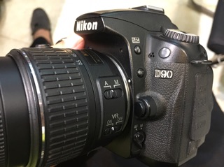 Máy aenh nikon d90 kis 18-55mm VR