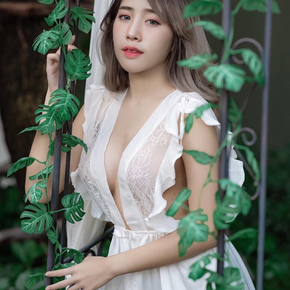 Váy ngủ tiểu thư ren khoét ngực sexy hở lưng có dây thắt nơ xinh xắn