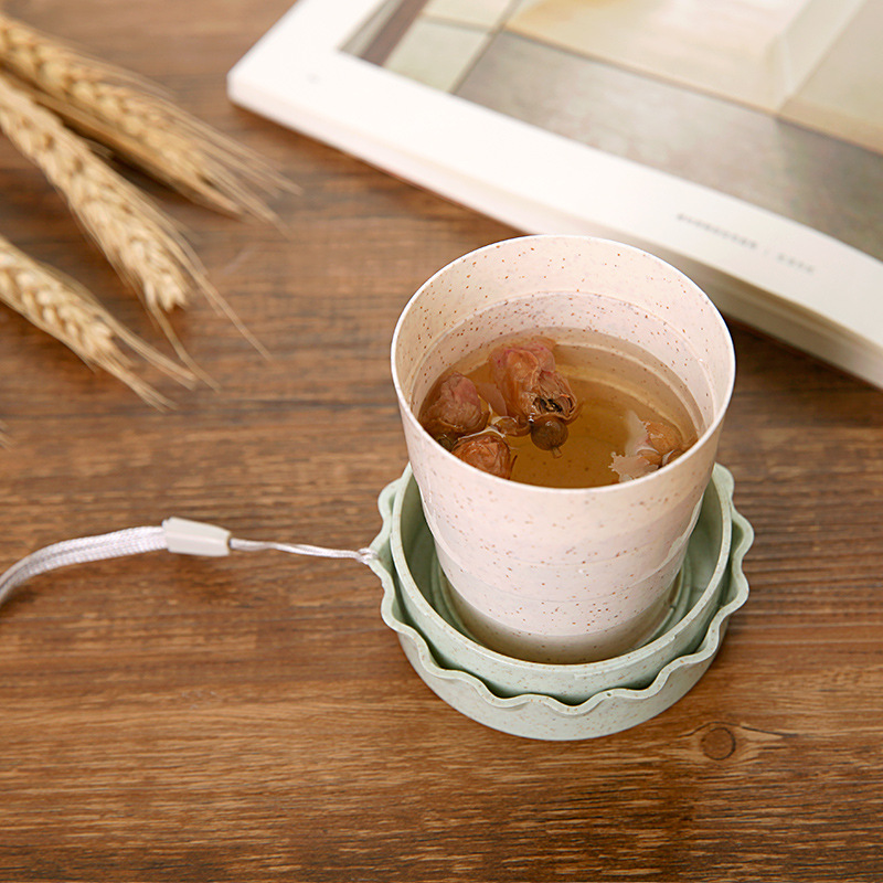 Cốc uống nước nhỏ bằng xơ lúa mạch có thể xếp gọn tiện lợi