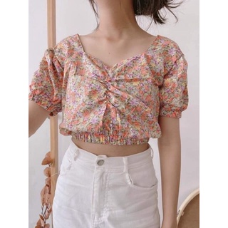 Áo kiểu crop top trẻ trung