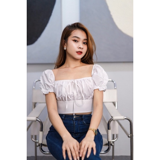 Áo kiểu tay phồng bèo phối nơ sau lưng