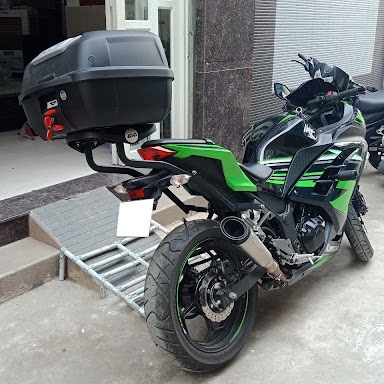 Baga Givi HRV CBR150R chính hãng cho xe chịu lực cao bao gồm đế gắn thùng