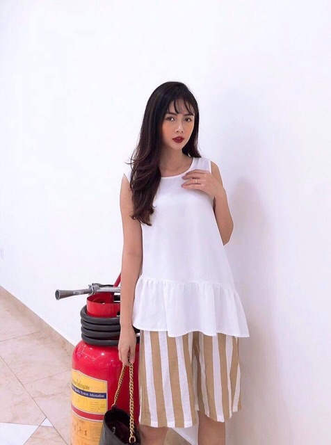 Áo kiểu- quần đũi xuất dư. 2 màu nâu- trắng