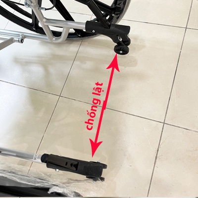 Xe lăn có bô vệ sinh ngả nằm Lucass X72 khung nhôm, bánh đúc