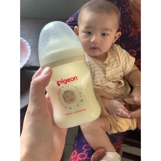 In sticker tên và ảnh bé đáng yêu dán bình sữa, máy hút sữa, thìa và bát ăn dặm