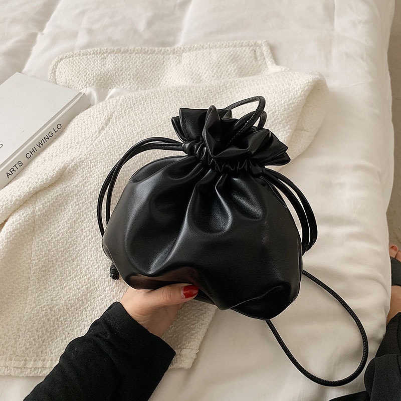 Túi Đeo Chéo Mini Dây Rút Bề Mặt Mềm Mại Thời Trang Cho Nữ 2022