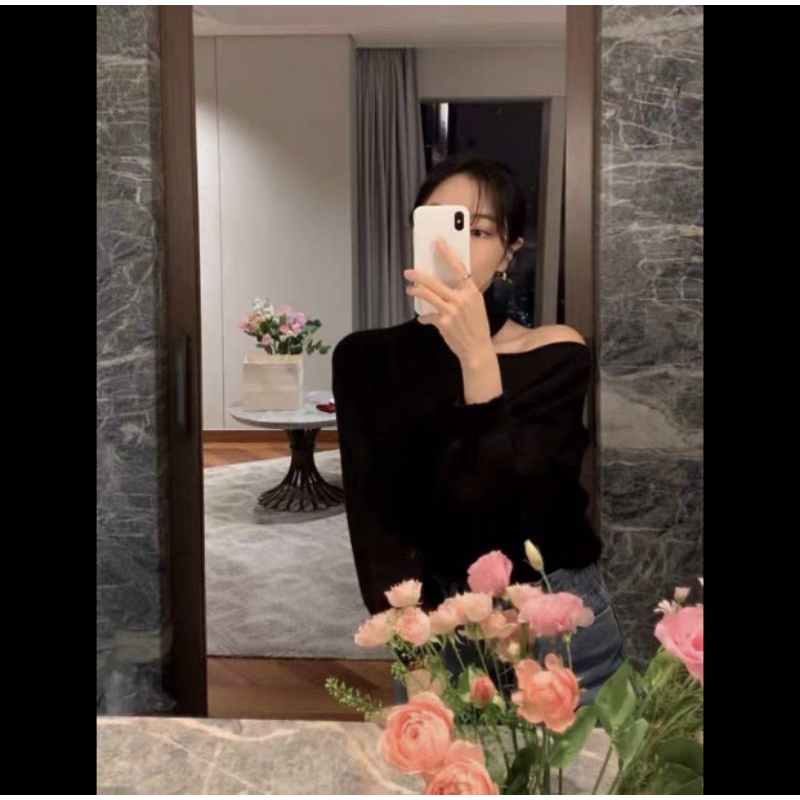 ÁO LEN TRƠN LÔNG THỎ LỆCH VAI yena.closet - Áo len trơn basic khoét vai form rộng tay bồng oversize Hàn Quốc