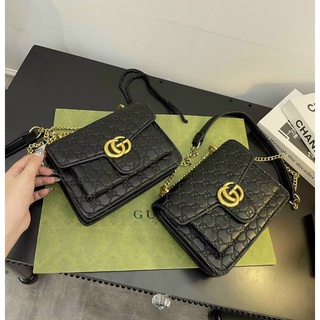 Túi đeo chéo dập vân g c 3 ngăn size 20