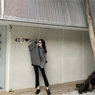 Áo sweater kẻ đen trắng