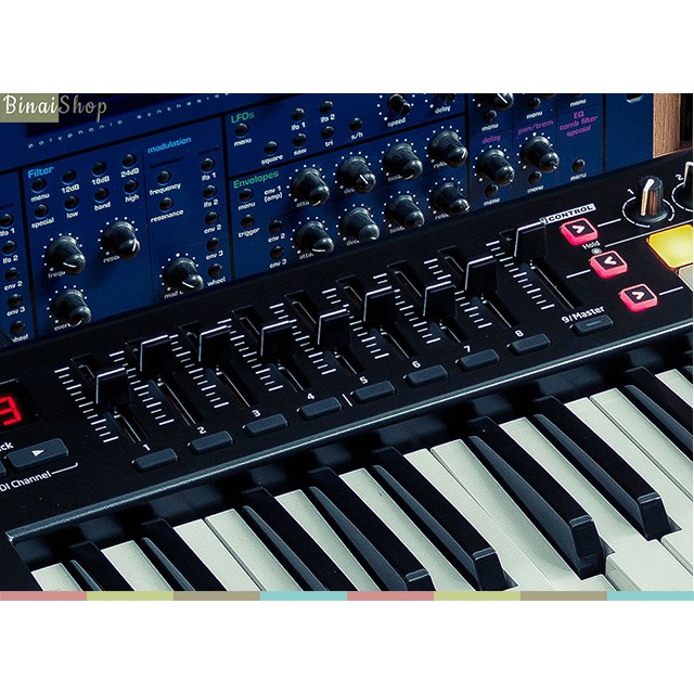 Keyboard nhạc điện tử Novation Launchkey 49 MK2