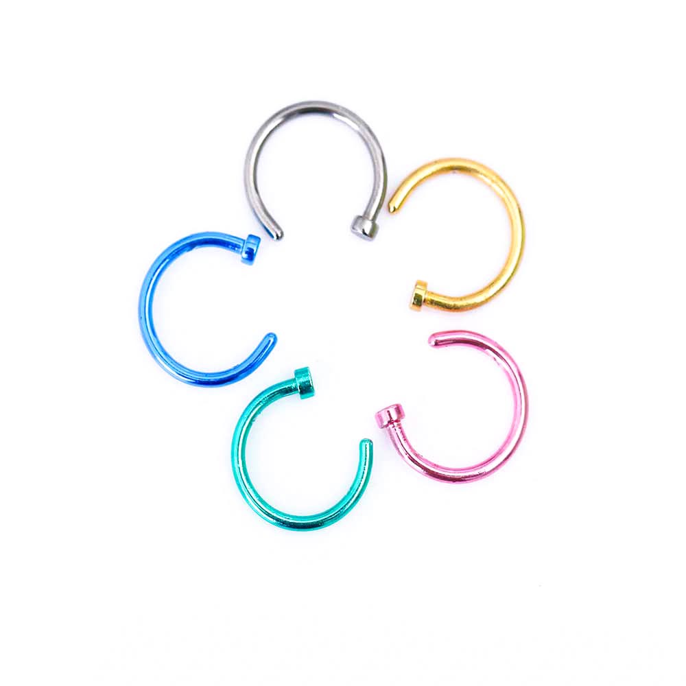 Khuyên giả xỏ mũi hợp thời trang cho nữ