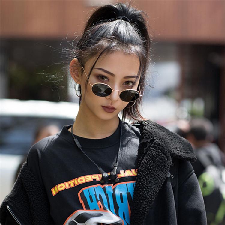 Mắt kính gọng tròn trẻ trung màu sắc đơn giản bắt mắt Women Sunglasses
