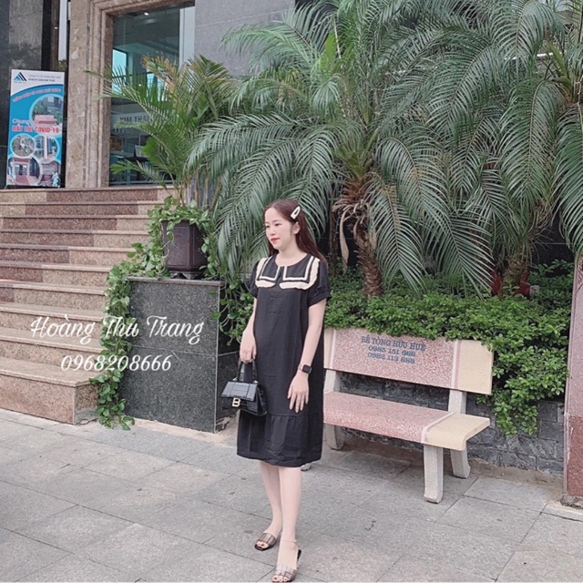 Váy cổ vuông