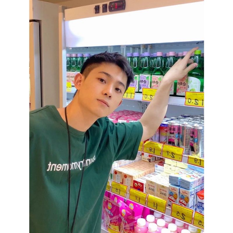 Áo Thun  Có size Unisex chữ ngan ngực