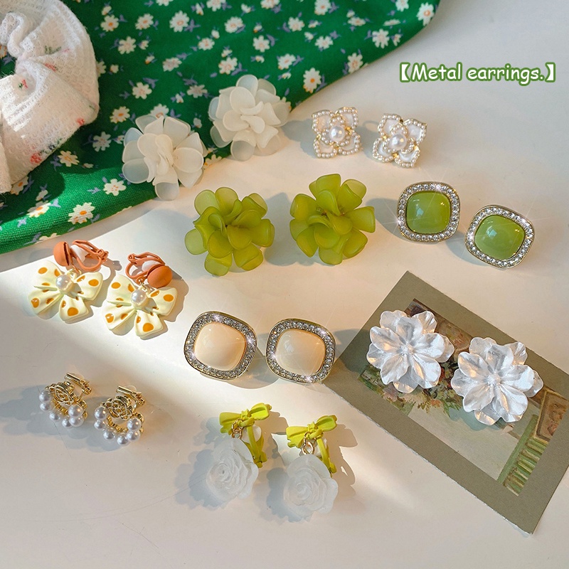 Khuyên Kẹp Vành Tai Không Cần Lỗ Hình Hoa Nhỏ Đính Ngọc Trai Giả Cho Nữ