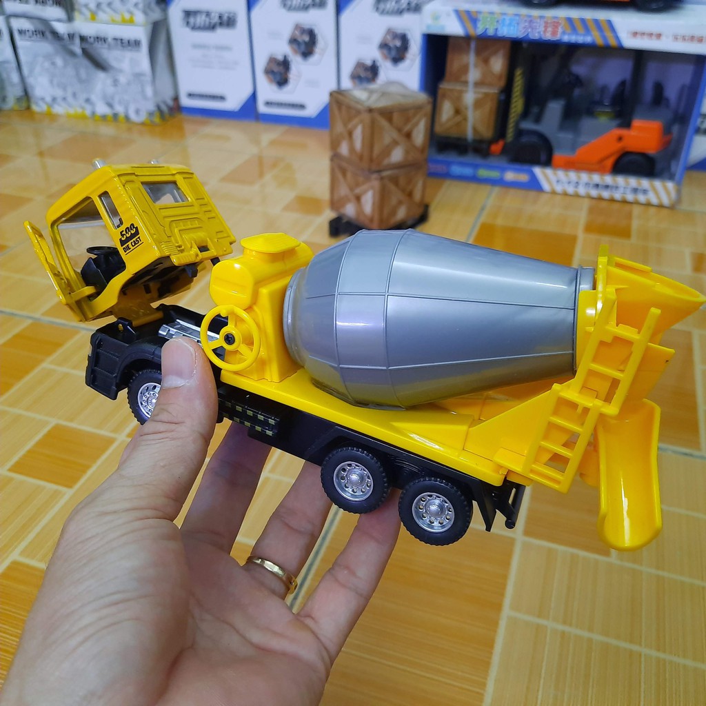 Mô hình xe chở bê tông mini bằng hợp kim nhựa tỉ lệ 1:50 có âm thanh và đèn