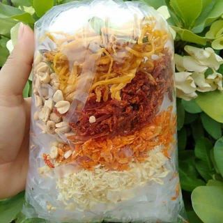 Combo 20 bịch bánh tráng trộn + 10 bịch muối tỏi