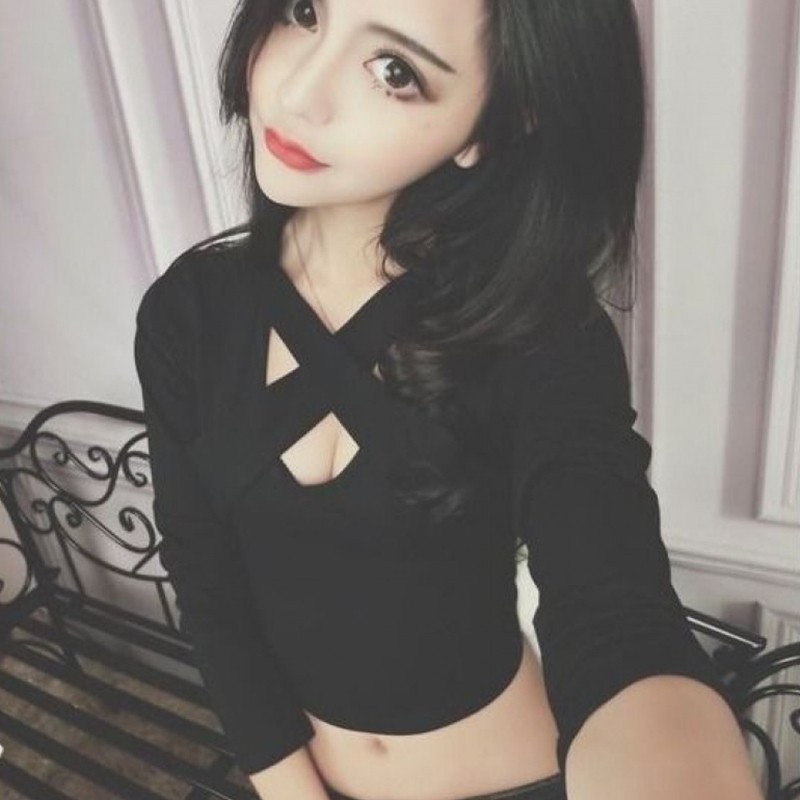 Áo thun tay dài kiểu dáng sexy theo phong cách Hàn Quốc