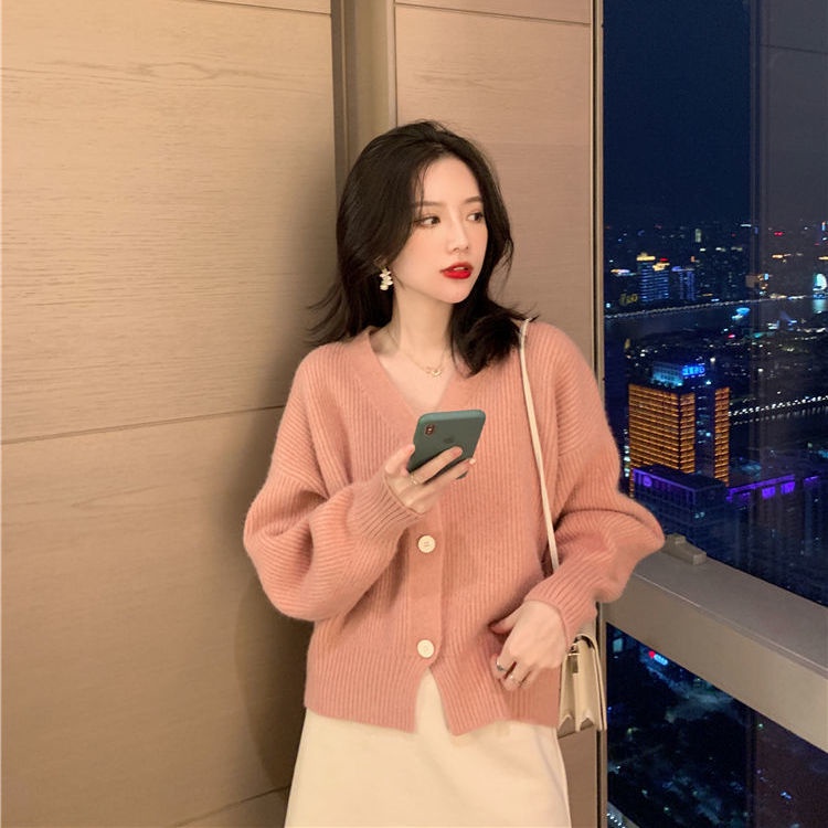 Áo khoác len cổ chữ v màu sắc nhã nhặn thời trang 2021