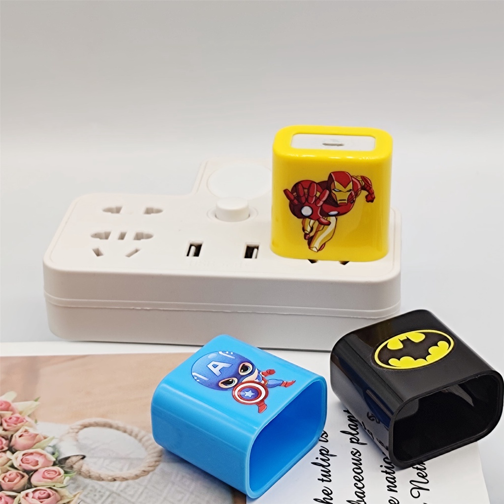 Bộ 4 Phụ Kiện Bảo Vệ Đầu Cáp Sạc Chống Sốc Hình Captain America/Iron Man/Batman Dễ Thương Cho Apple iphone 18W/20w