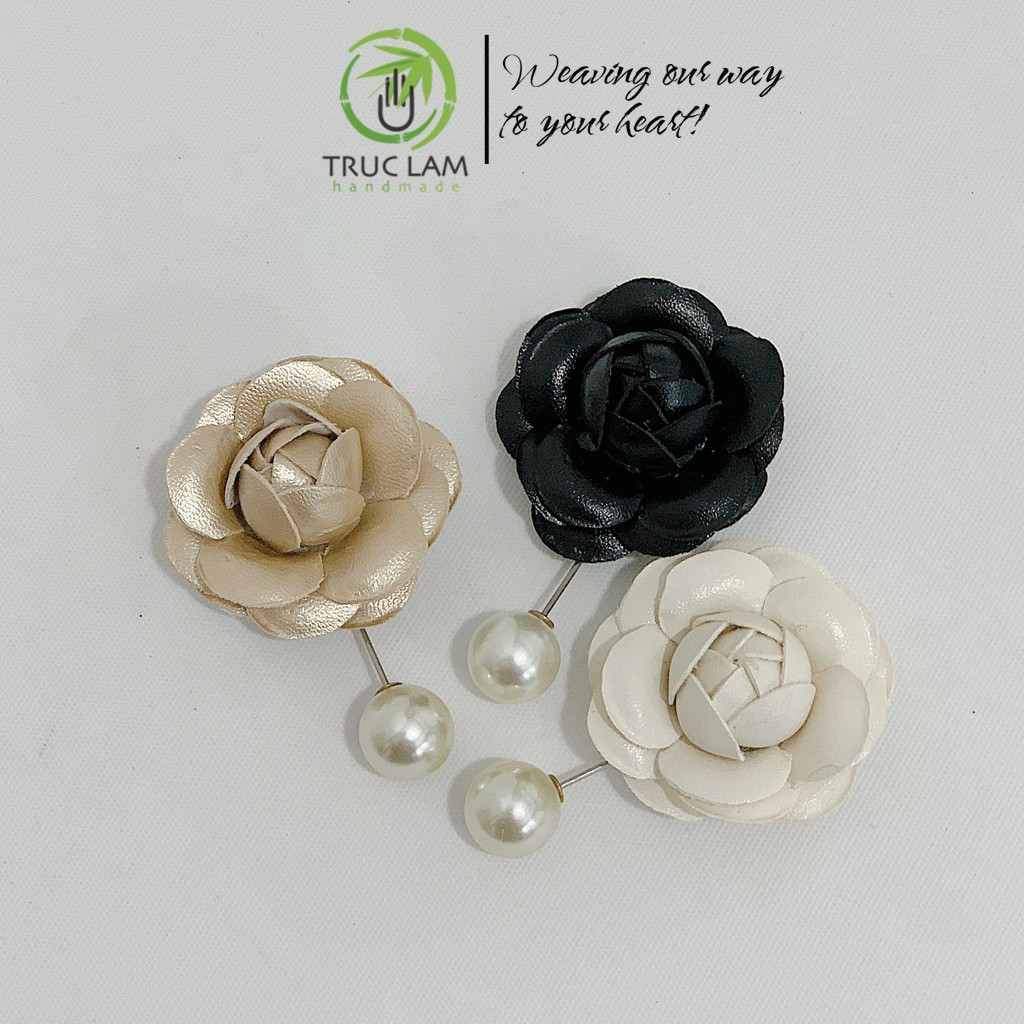 Phụ Kiện Ghim Cài Aó Bông Hoa Trà Da PU Đính Hạt Trai A Trúc Lâm Handmade