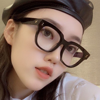 gọng kính thời trang hot trend | BigBuy360 - bigbuy360.vn