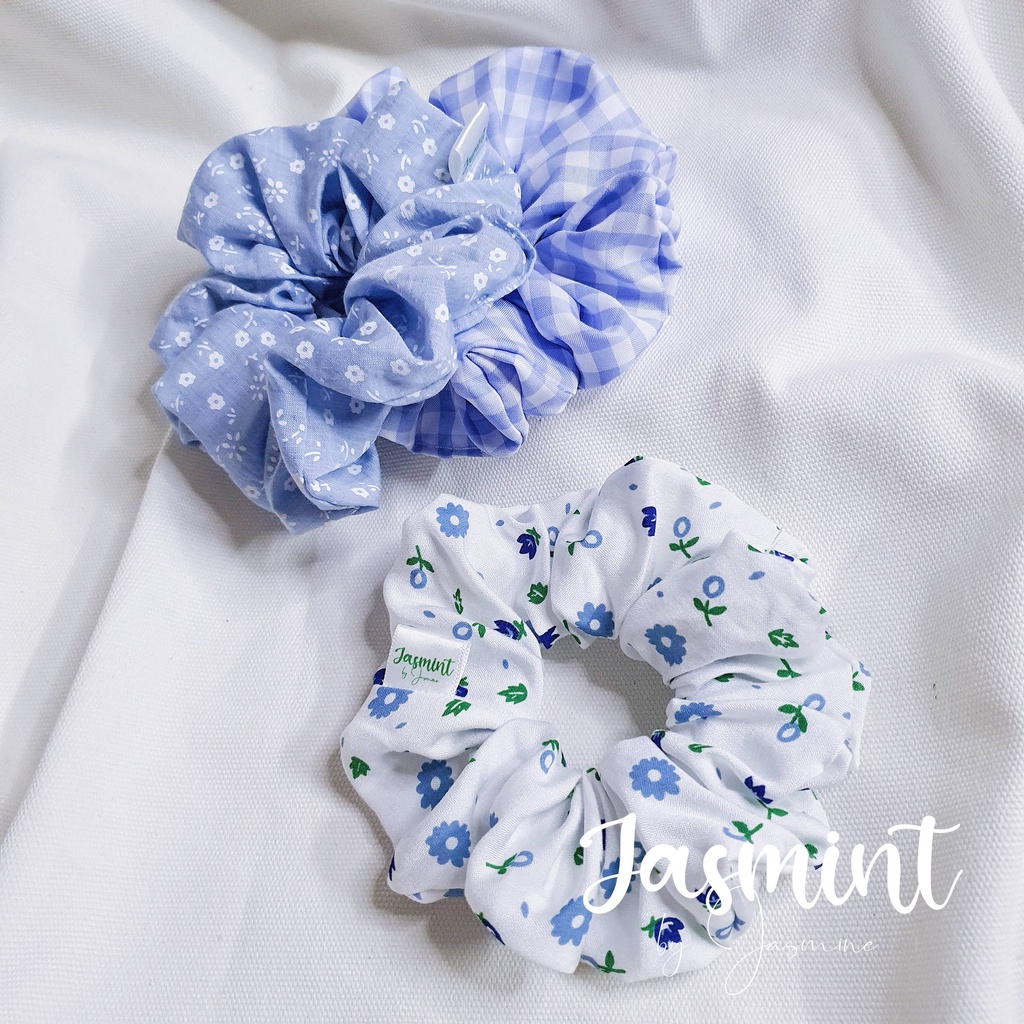 Đồ cột tóc, dây buộc tóc kate mềm hoa nhí xanh trời, kẻ caro pastel, họa tiết hoa xanh dương từ Jasmint