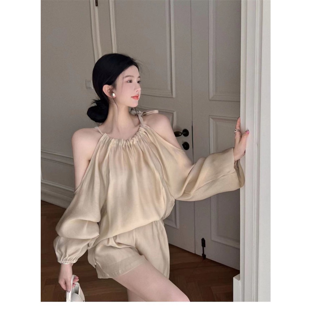 Bộ áo cổ yếm và quần đùi thời trang mùa hè Pháp 2022 cho nữ