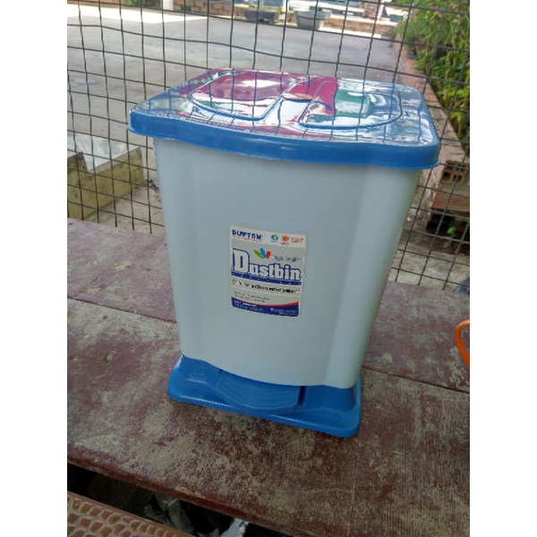 thùng rác đạp Dustbin Duy Tân