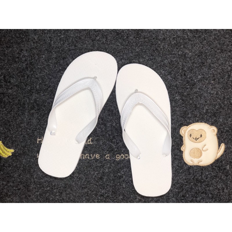 Dép lào đi biển