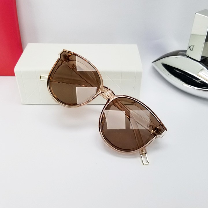 Mắt kính nữ mắt mèo chữ V 337- Tròng kính, gọng kính màu nâu trà, ôm mặt, không kén size - Đạt chuẩn UV400 - Giá sỉ