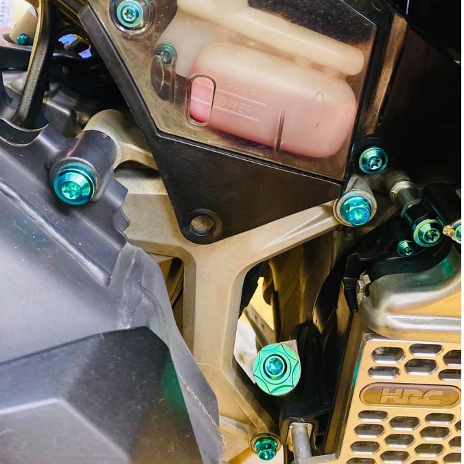 Ốc Nhớt Trang Bị Cho Các Dòng Xe Honda , Yamaha Như Vario , Vision , Airblade , Janus ...