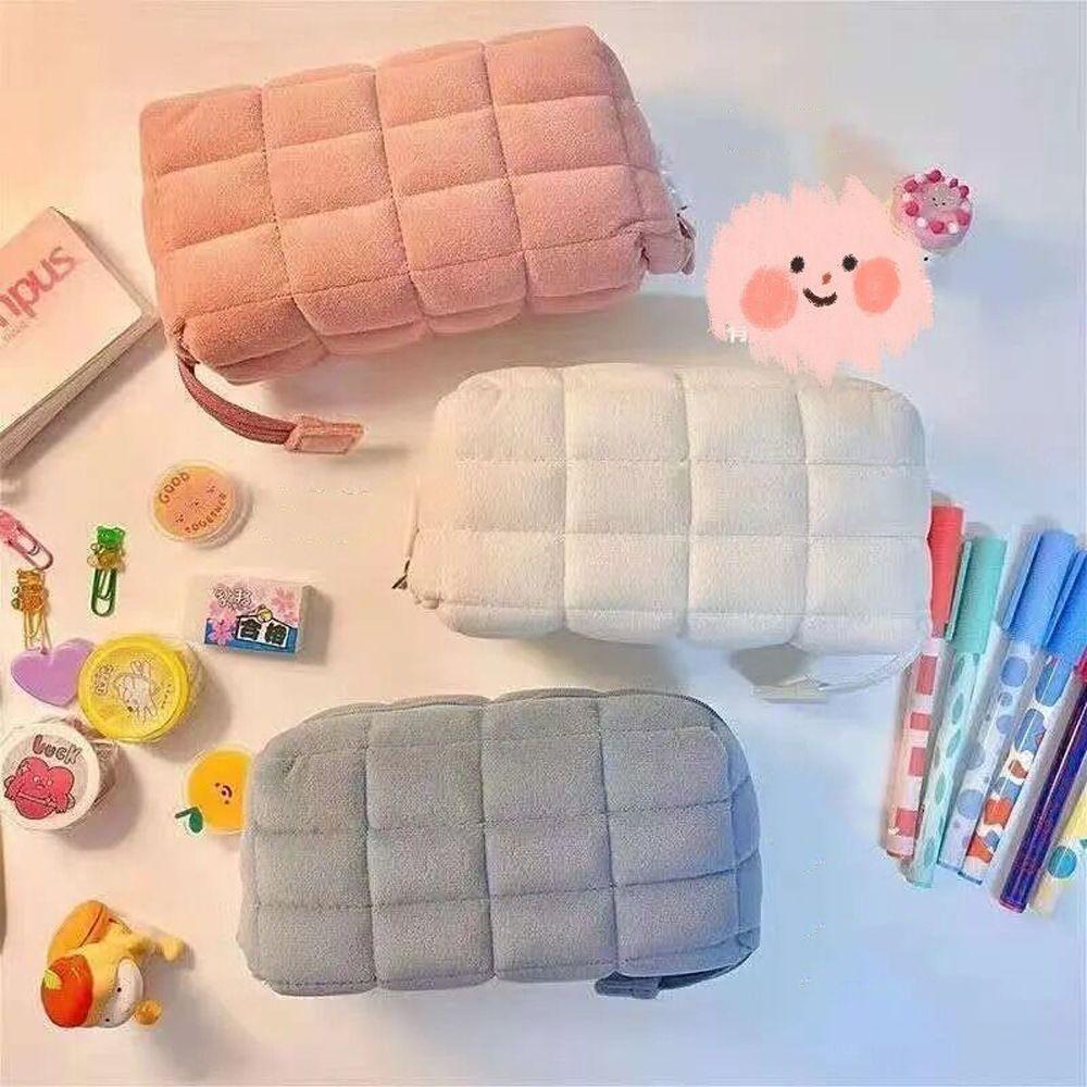 Túi Đựng Mỹ Phẩm Phủ Bông Mềm Mại Họa Tiết Hoa Xinh Xắn