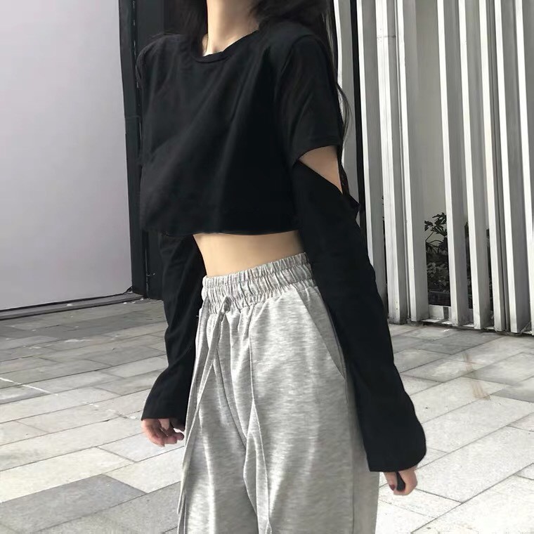 [Mã FASHIONT4WA2 giảm 10K đơn 50K] Áo Croptop Tay Dài Ulzzang Rách Tay Màu Đen BC316